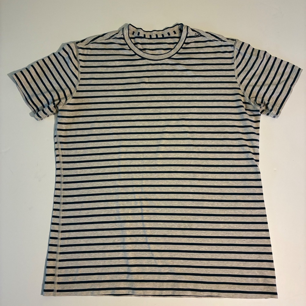 Lululemon Mens Striped Short Sleeve Athletic Training T-Shirt Grey Navy Blue XL